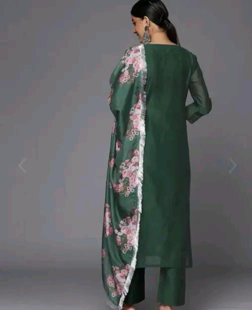 Aishani Fashionable Women Dupatta Sets