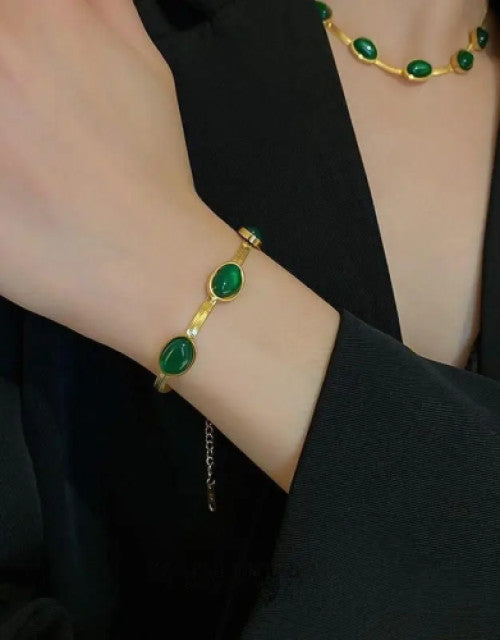 Women's Necklace Stainless Steel Oval Green Crystal Pendant Necklace - myonlineshope.in
